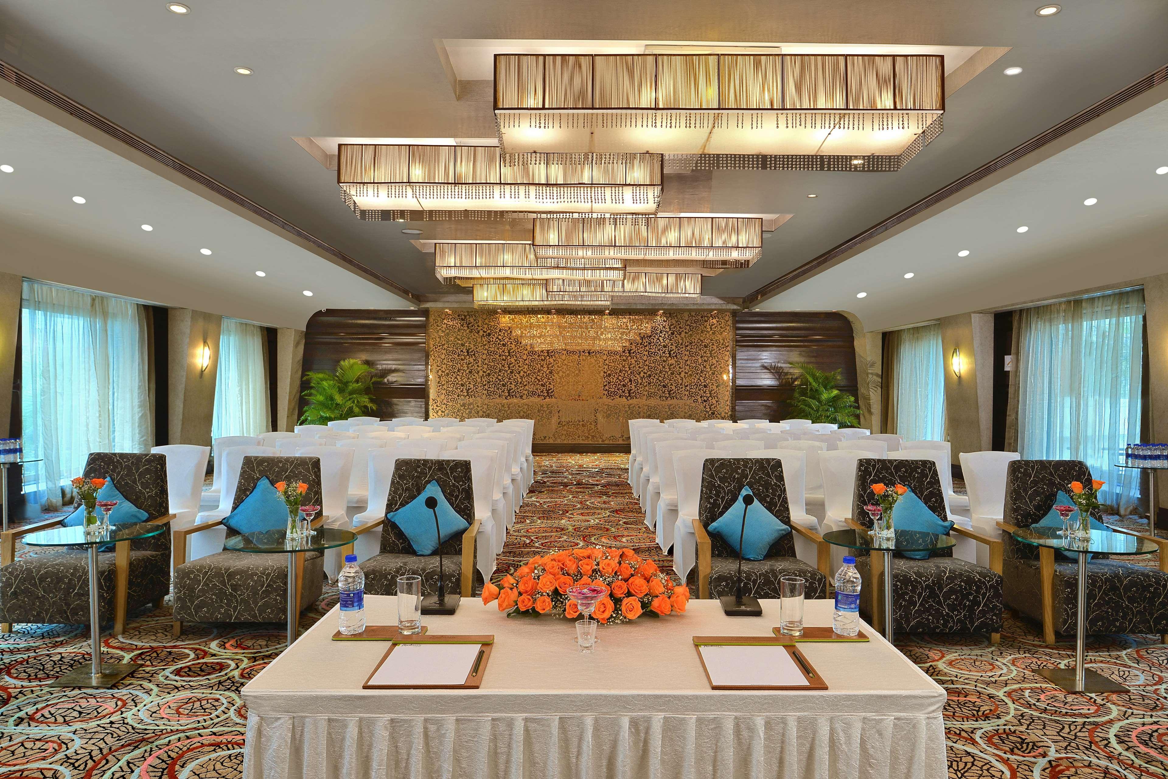 Radisson Mumbai Goregaon Zewnętrze zdjęcie