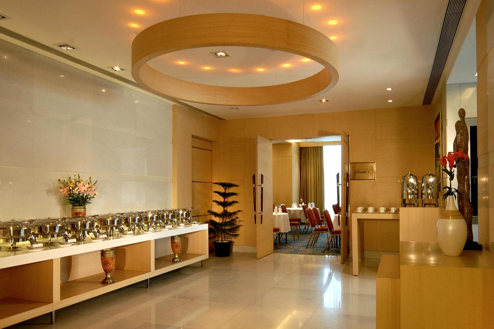 Radisson Mumbai Goregaon Zewnętrze zdjęcie