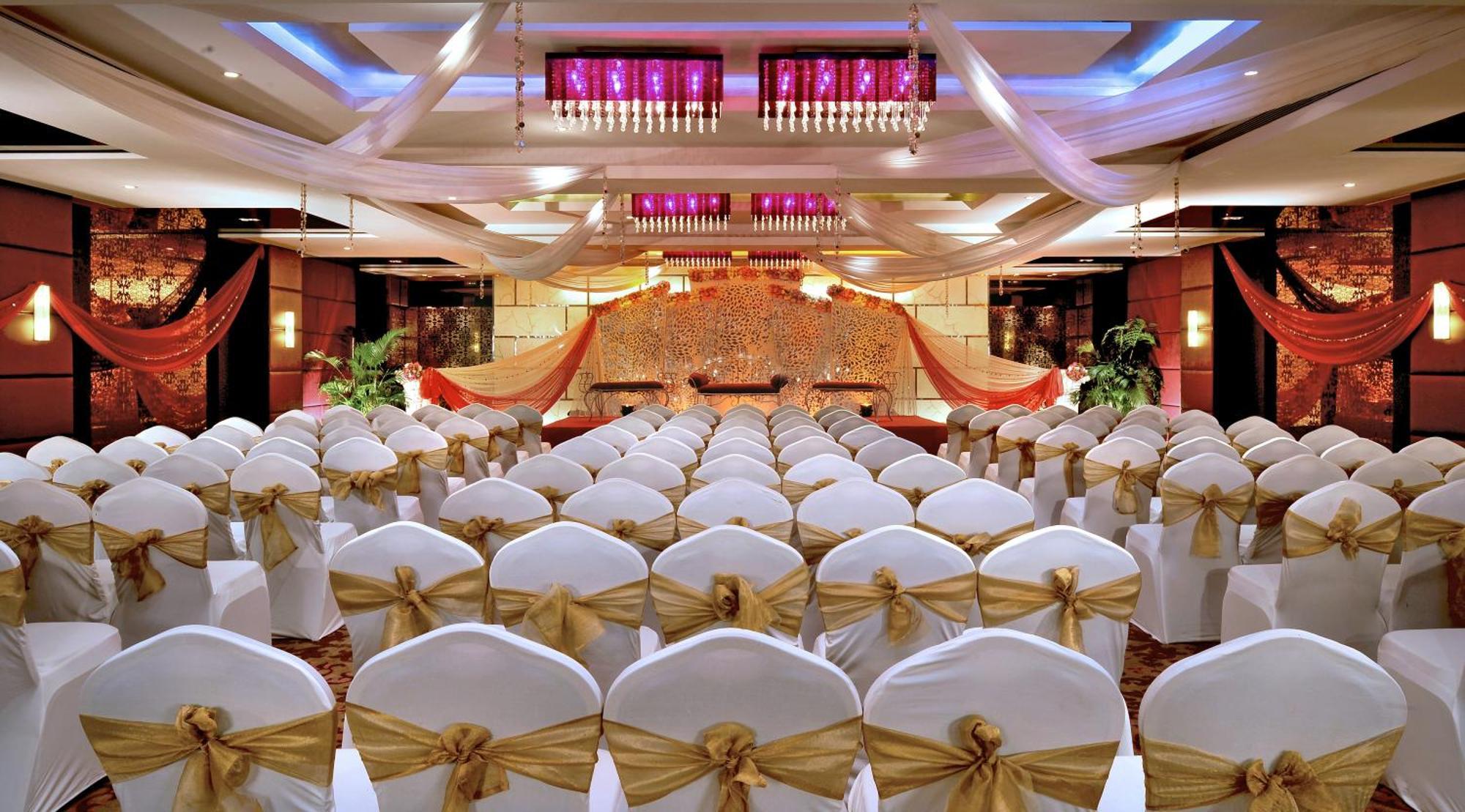Radisson Mumbai Goregaon Zewnętrze zdjęcie