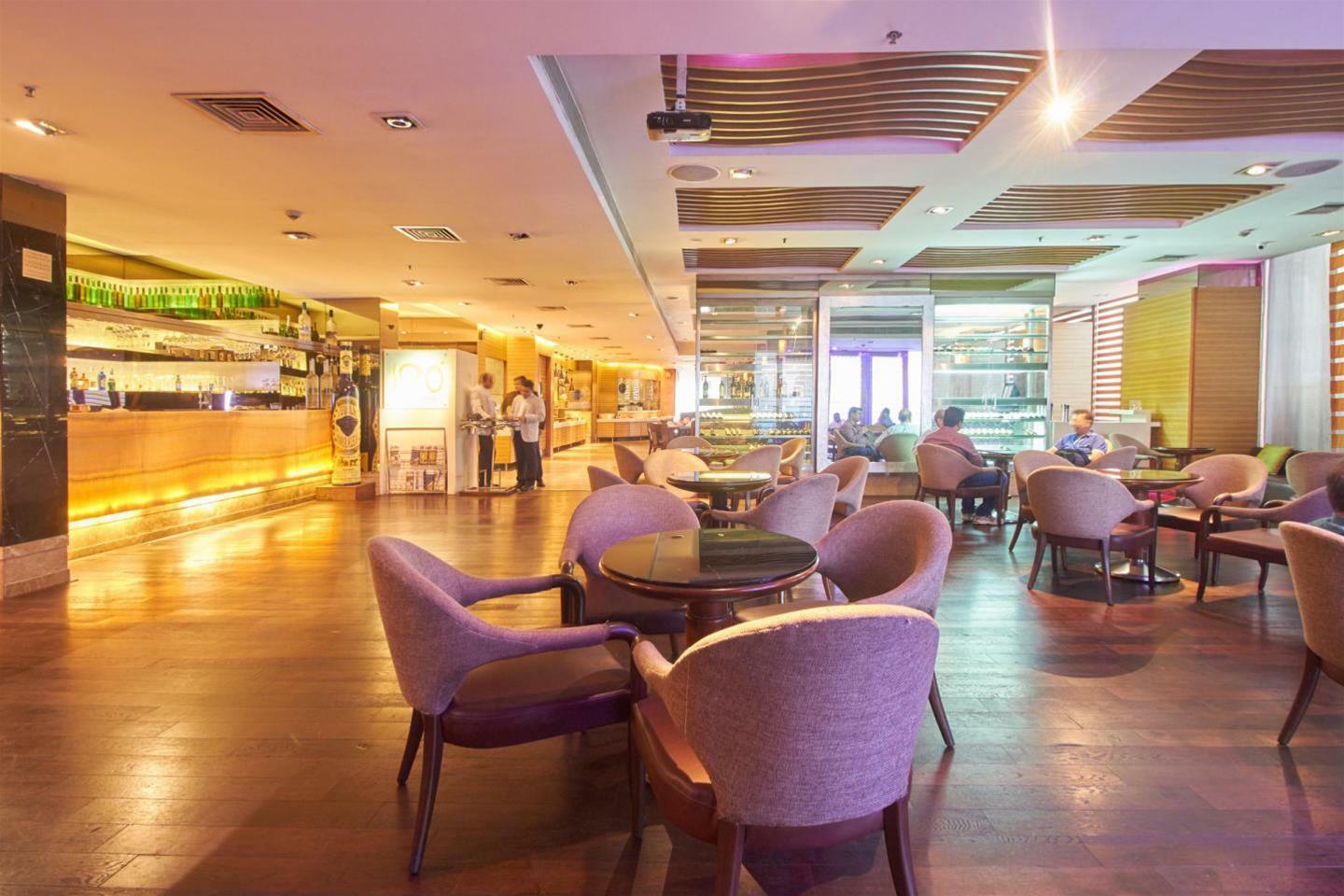 Radisson Mumbai Goregaon Zewnętrze zdjęcie